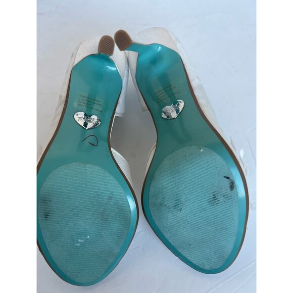 Betsey Johnson White Floral Embellished Heels - Picture 11 of 13